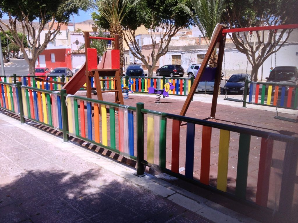 Valla Metálica de Colores Parque Infantil. Almeria