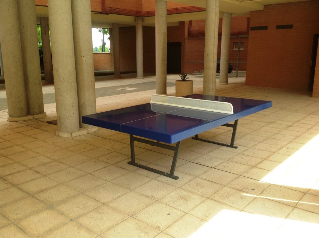 Equipamiento Deportivo. Mesa de Ping-Pong Exterior Antivandálica. Leganés.