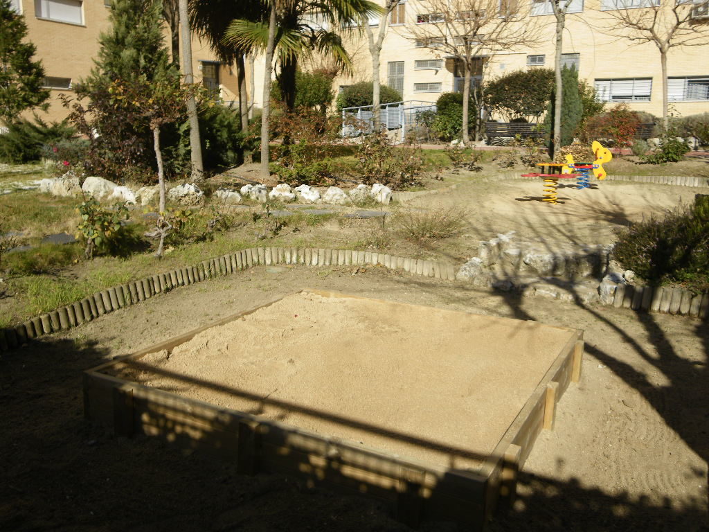 Instalación Parque infantil comunidad de propietarios Madrid.