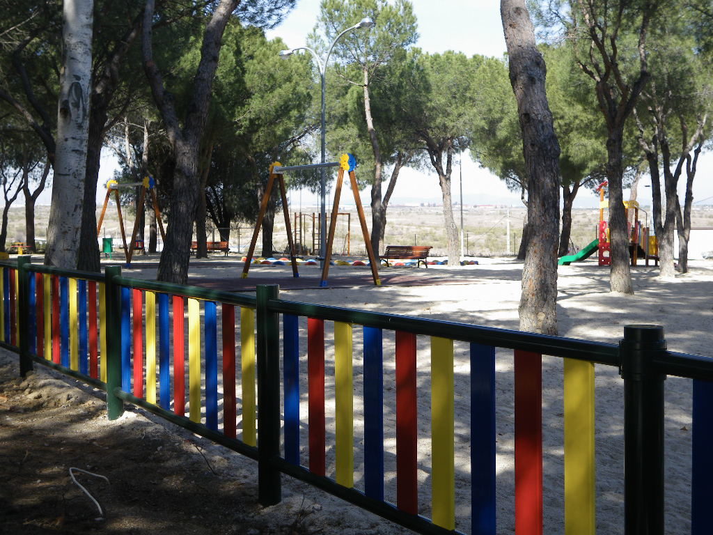 Parque Infantil y Mobiliario Urbano Madrid.