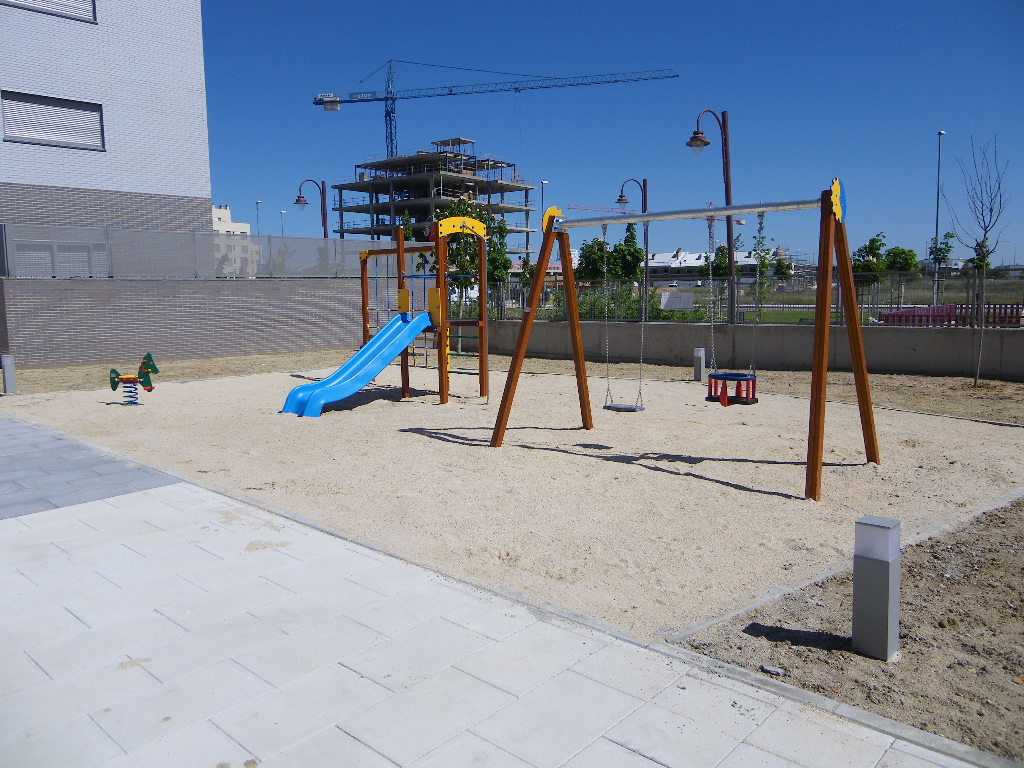 Parque Infantil y mobiliario urbano Fuenlabrada. Madrid