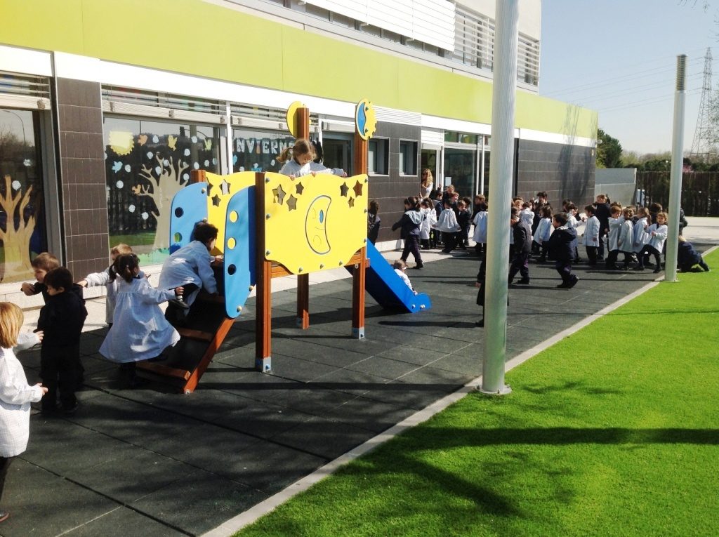 Instalación de Parque Infantil Colegio Madrid.