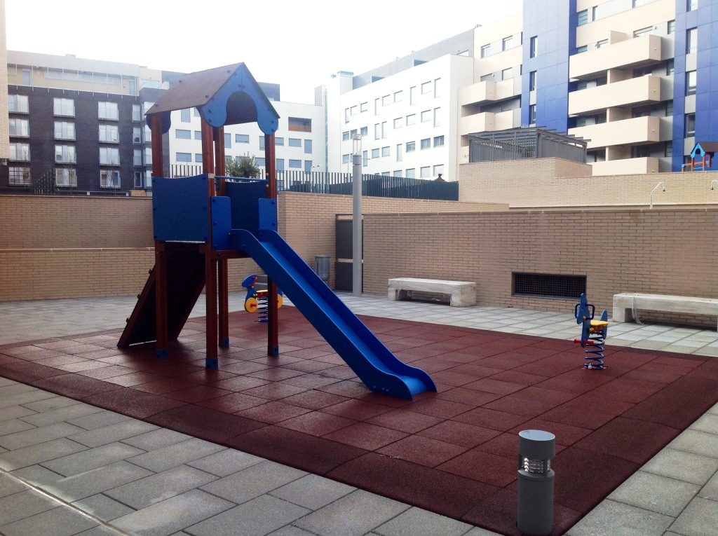 Parque Infantil y Mobiliario Urbano Valdebebas. Madrid.