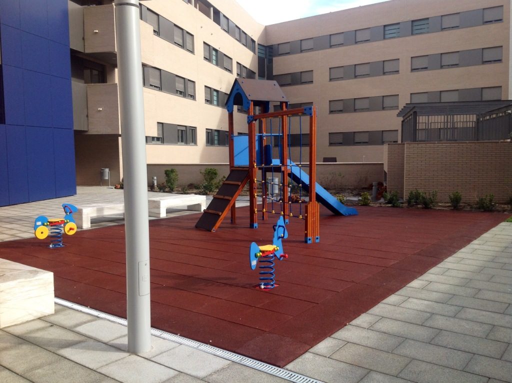 Instalación de Parque Infantil y Mobiliario Urbano Madrid.