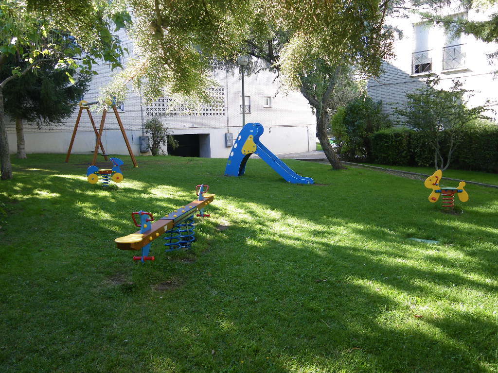 Parque Infantil Comunidad Propietarios Collado Villalba. Madrid.