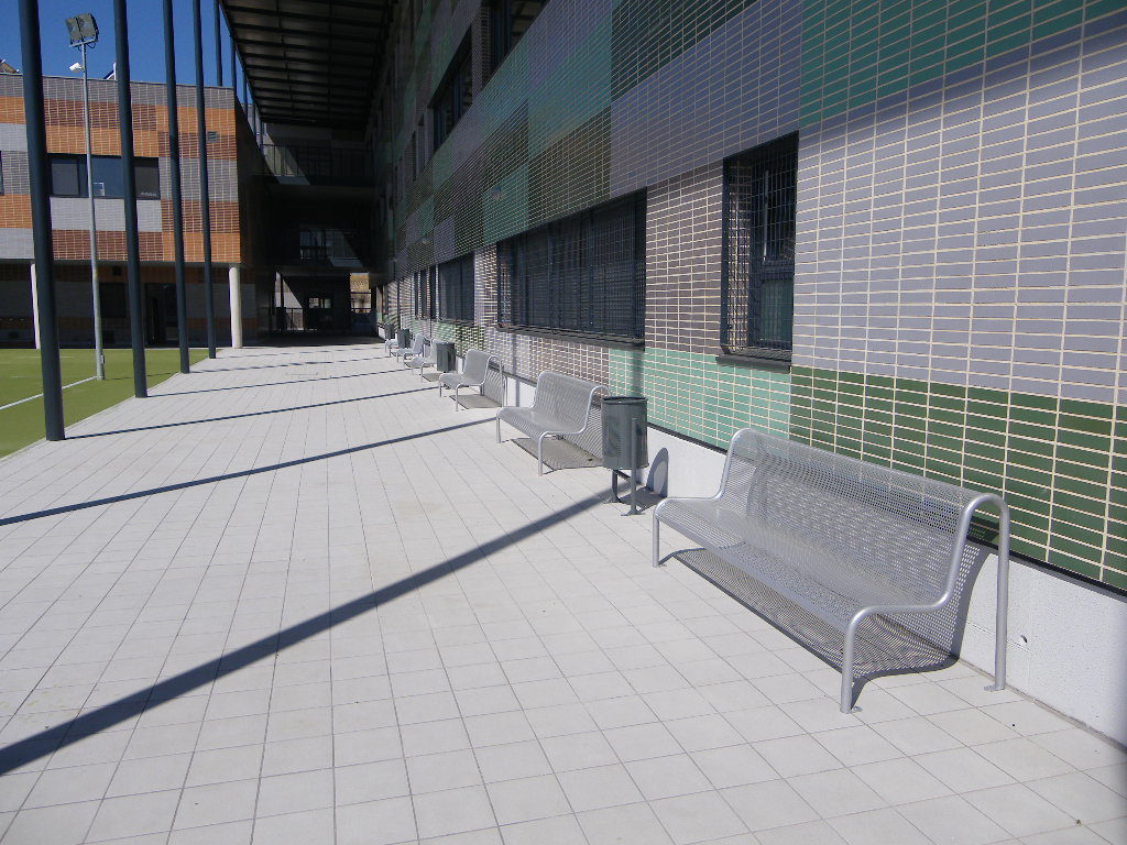 Mobiliario urbano Colegio Infantil Alcobendas.