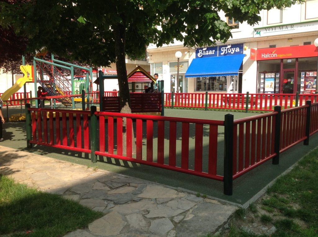 Parque Infantil Ayuntamiento de  Haro. La Rioja.