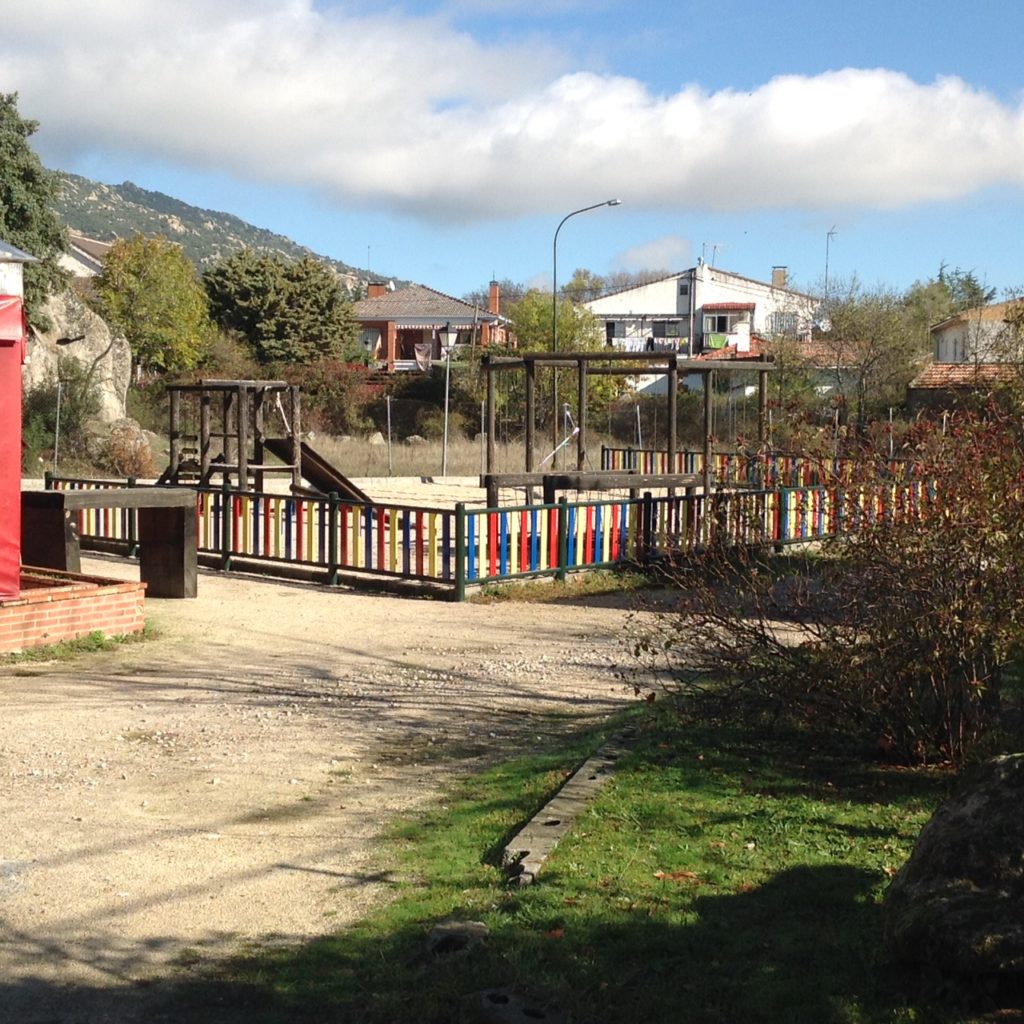 Valla Metálica de Colores Parque Infantiles Hoyo de Manzanares.