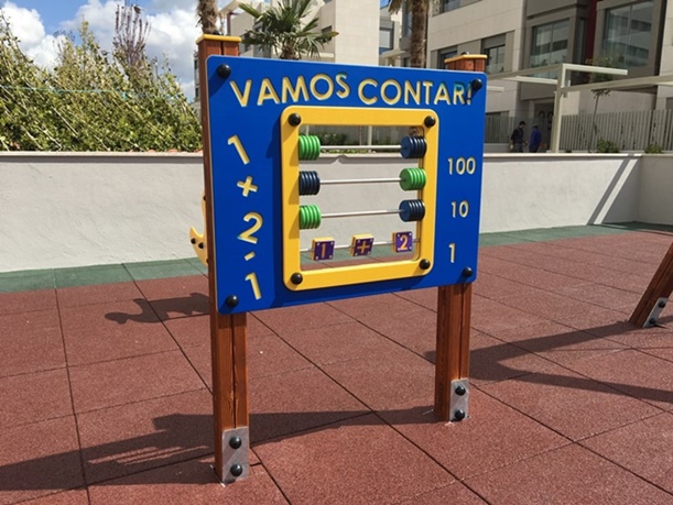 Paneles lúdicos para parques infantiles