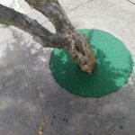 Pavimento de caucho continuo verde para alcorques - Galería Suelos de caucho