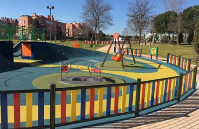 Vallas de madera homologadas para parques infantiles