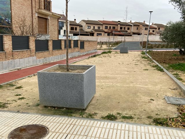 Jardineras  de hormigon prefabricado Ayuntamiento de Navalcarnero