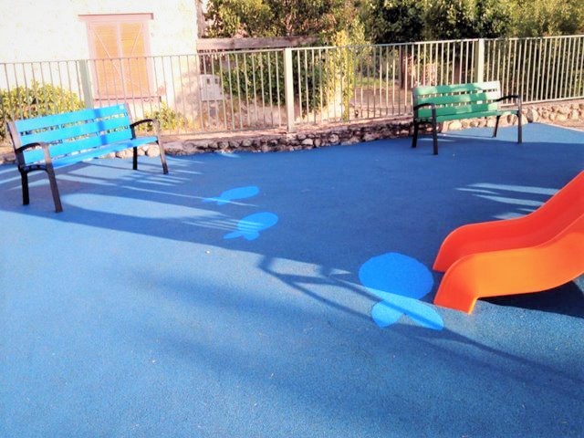 Empresa construcción suelos de caucho EPDM parques infantiles en