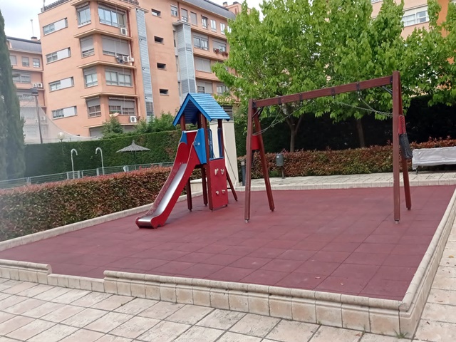 Pavimento de caucho en losetas machihembradas comunidad Madrid