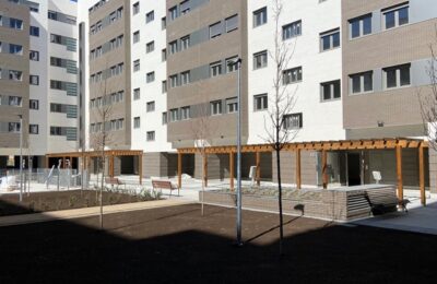 Pergola De Madera Con Medidas Especiales Y Soporte A Pared Estudio De  Arquitectura Madrid